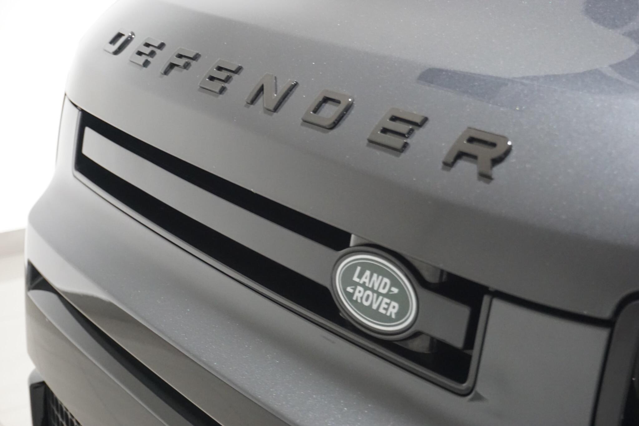 Land Rover Defender 110 3.0 D300 MHEV X-Dynamic HSE Hard Top SUV Auto 4WD MWB Euro 6 (s/s) 5dr